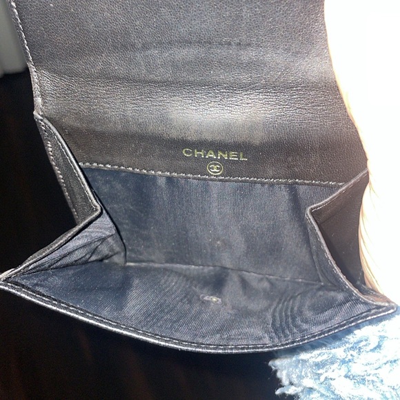 CHANEL BLACK Wallet GUC - Picture 13 of 17